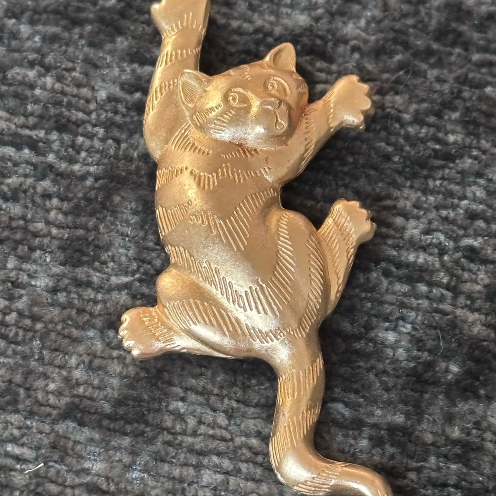 Vintage JJ Cat Brooch Gold Tone Playful Kitten Figural Pin Signed